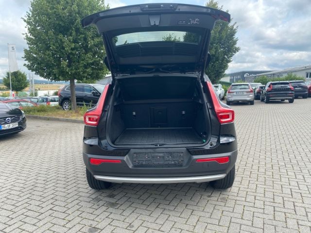 Volvo XC40 Momentum Pro 2WD B4