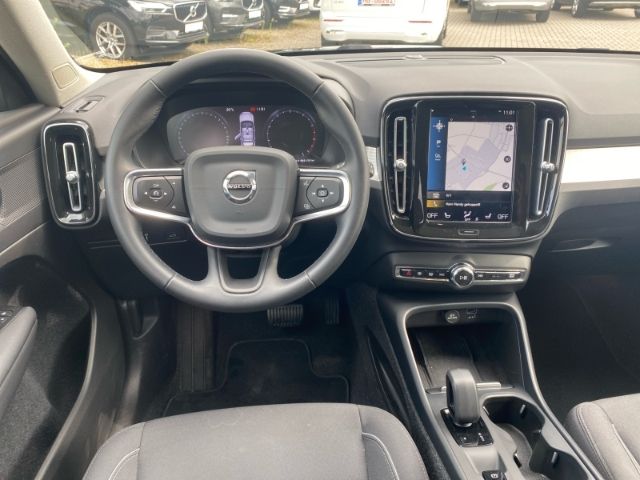 Volvo XC40 Momentum Pro 2WD B4