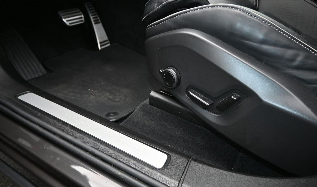 Volvo XC60 T6 AWD Recharge R-Design