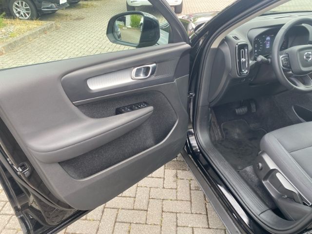 Volvo XC40 Momentum Pro 2WD B4