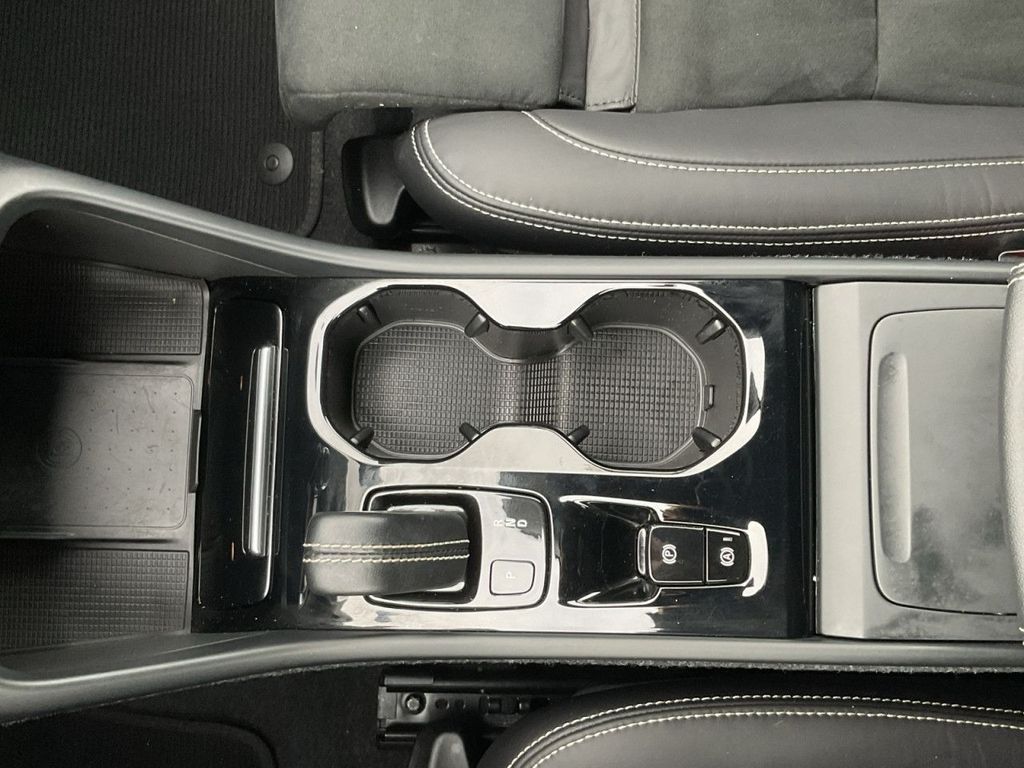 Volvo XC40 B4 R-Design AWD