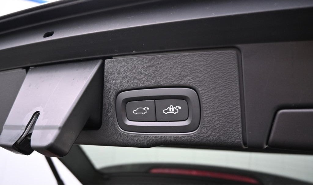 Volvo XC60 T6 AWD Recharge R-Design