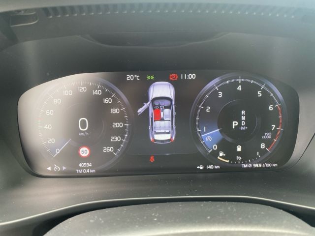 Volvo XC40 Momentum Pro 2WD B4