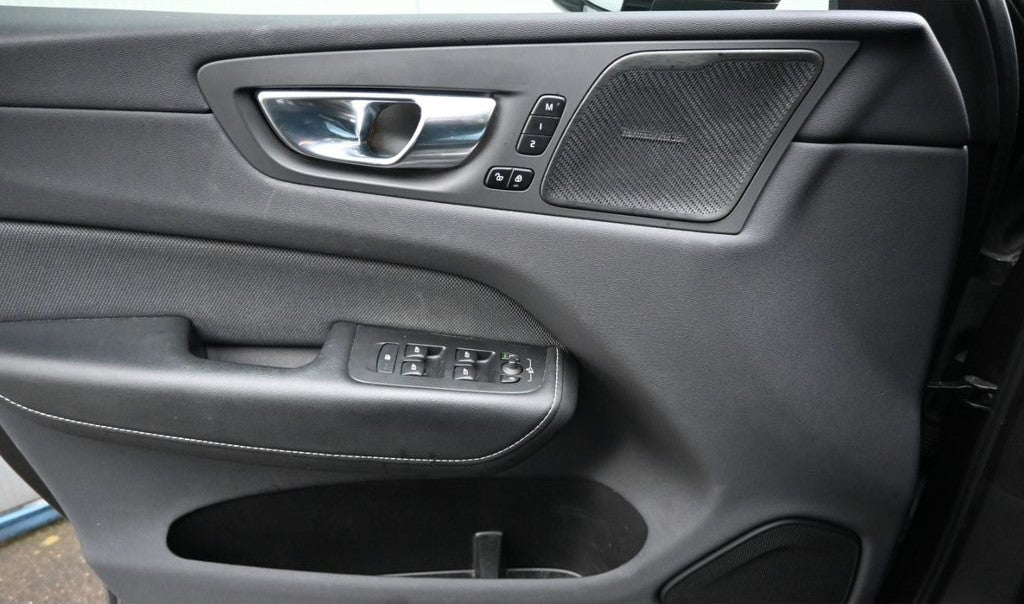 Volvo XC60 T6 AWD Recharge R-Design