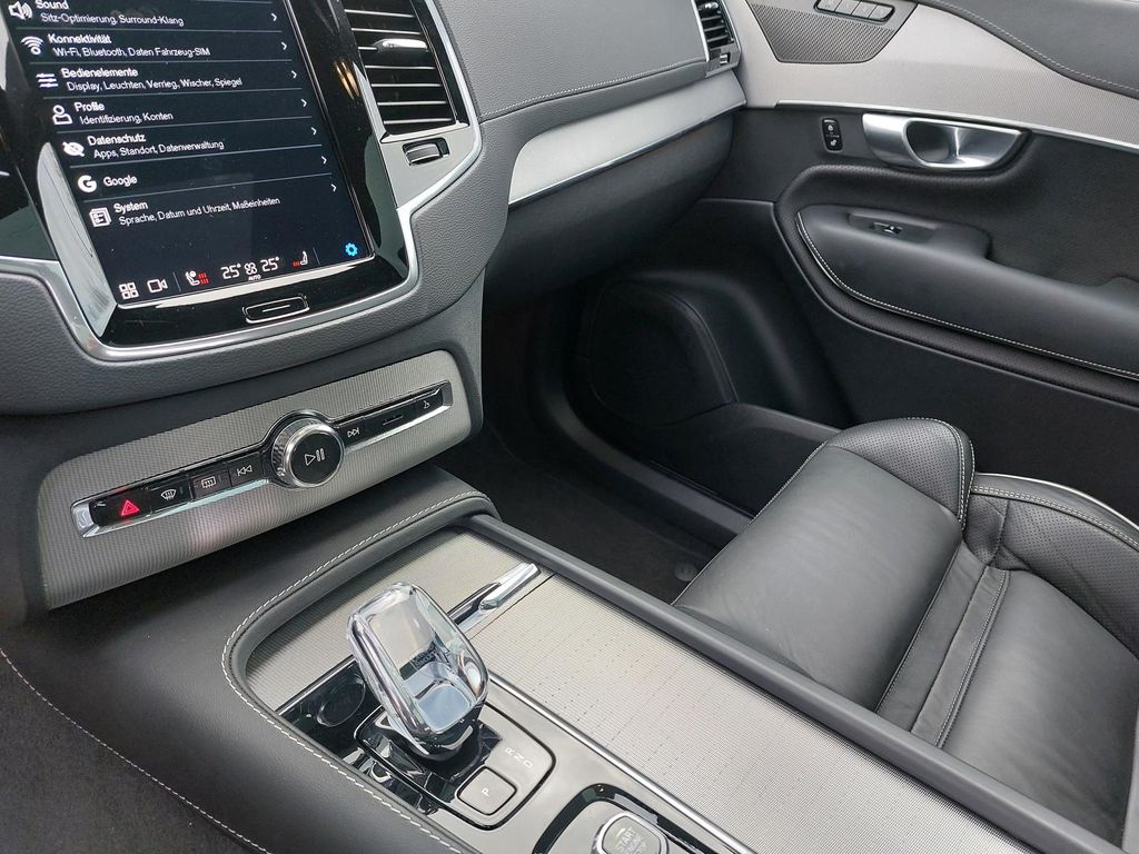 Volvo XC90 B5 AWD Plus Dark