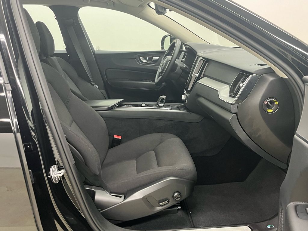 Volvo XC60 B4 Diesel Momentum Pro