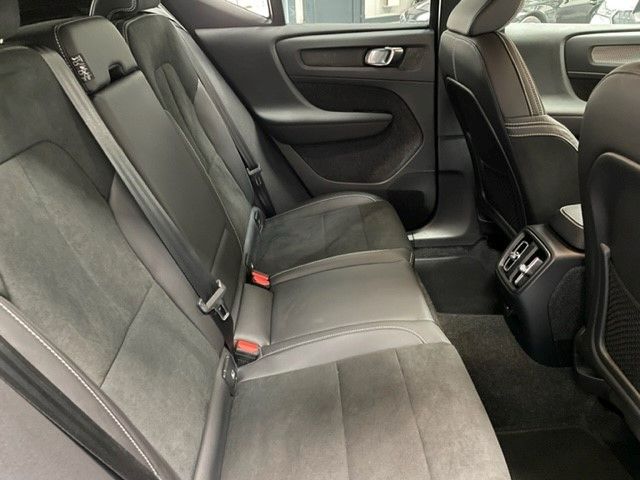 Volvo XC40 Recharge Twin Plus Pure Electric AWD