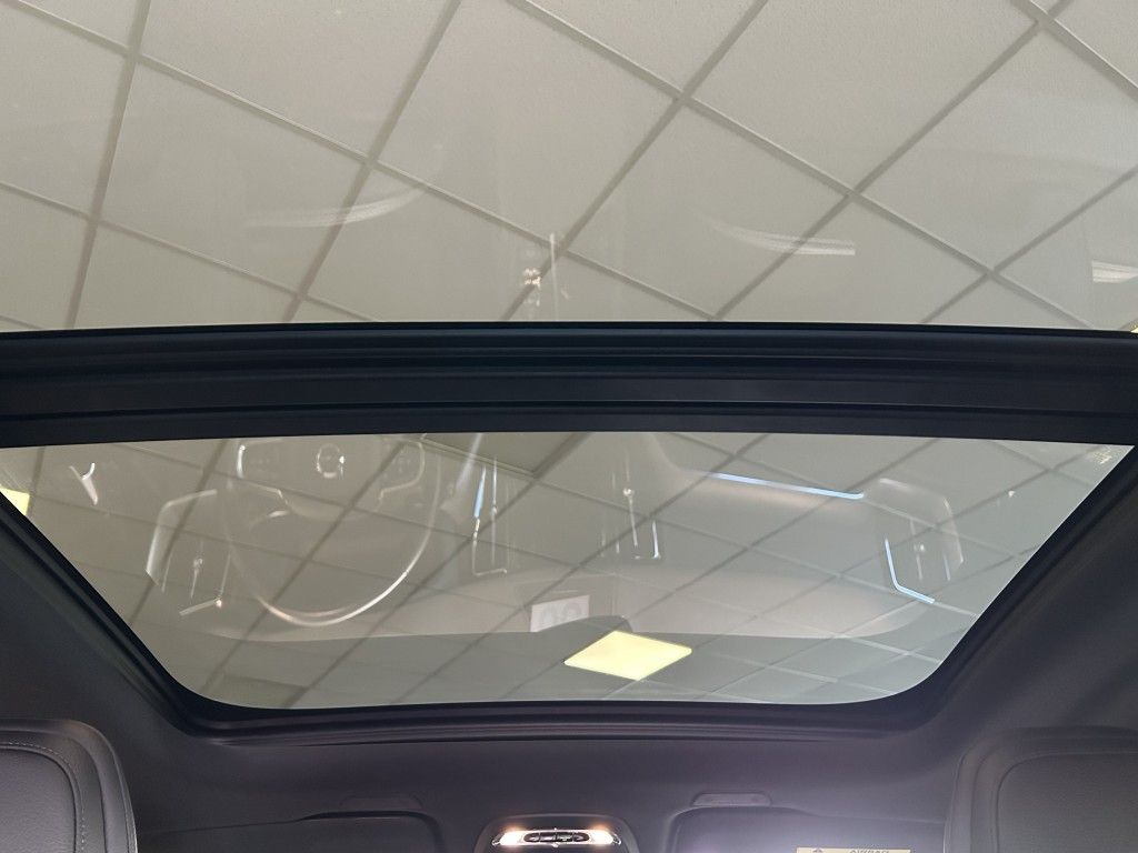 Volvo XC60 Momentum Pro AWD Pano