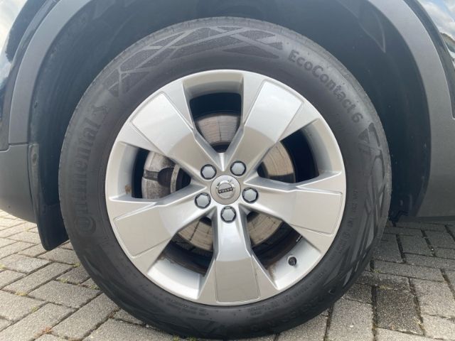 Volvo XC40 Momentum Pro 2WD B4