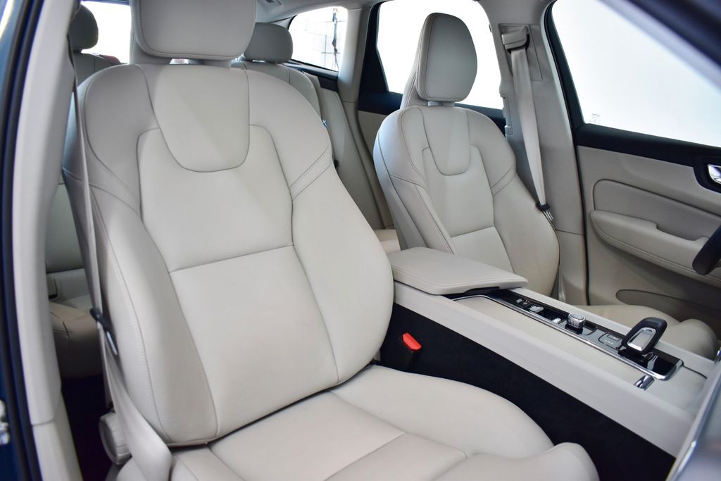 Volvo XC60 Momentum Pro