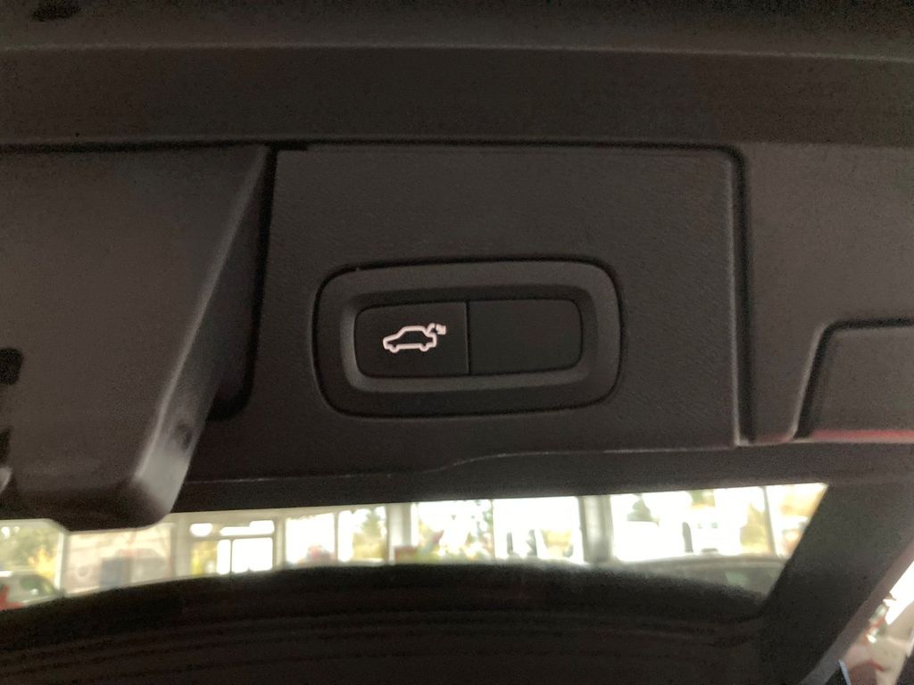 Volvo XC60 T6 R-Design AWD