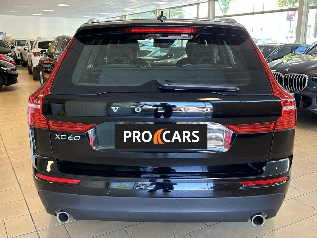 Volvo XC60 Momentum Pro AWD Pano