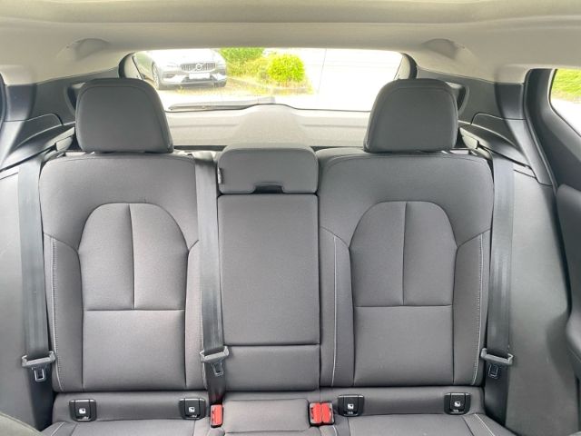 Volvo XC40 Momentum Pro 2WD B4