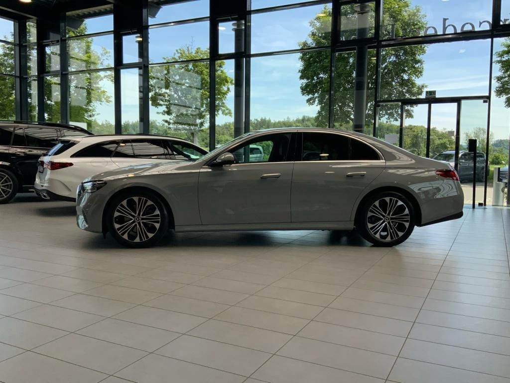 Mercedes-Benz E 220d AVANTGARDE Distronic