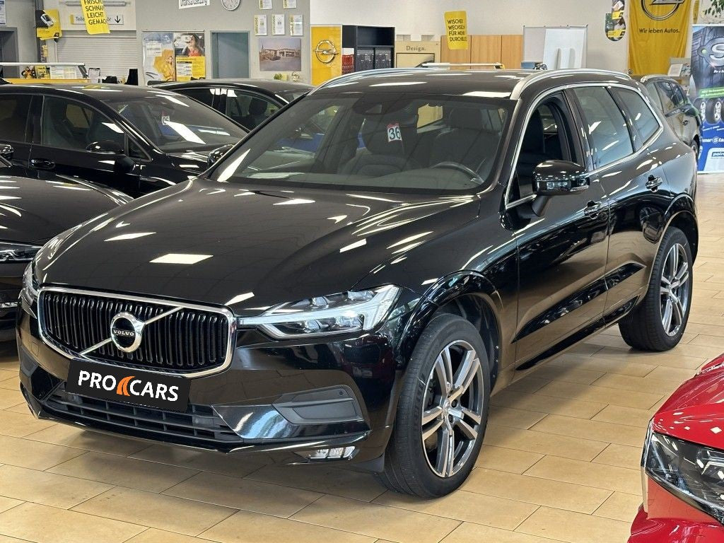 Volvo XC60 Momentum Pro AWD Pano