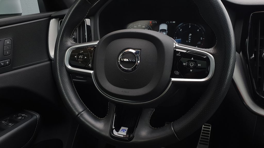 Volvo XC60 D5 AWD R Design