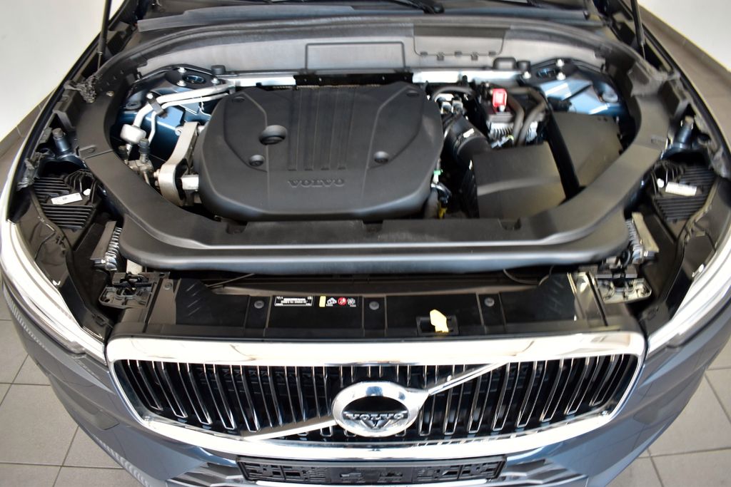 Volvo XC60 Momentum Pro