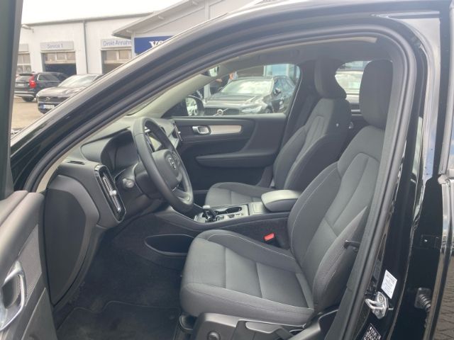 Volvo XC40 Momentum Pro 2WD B4