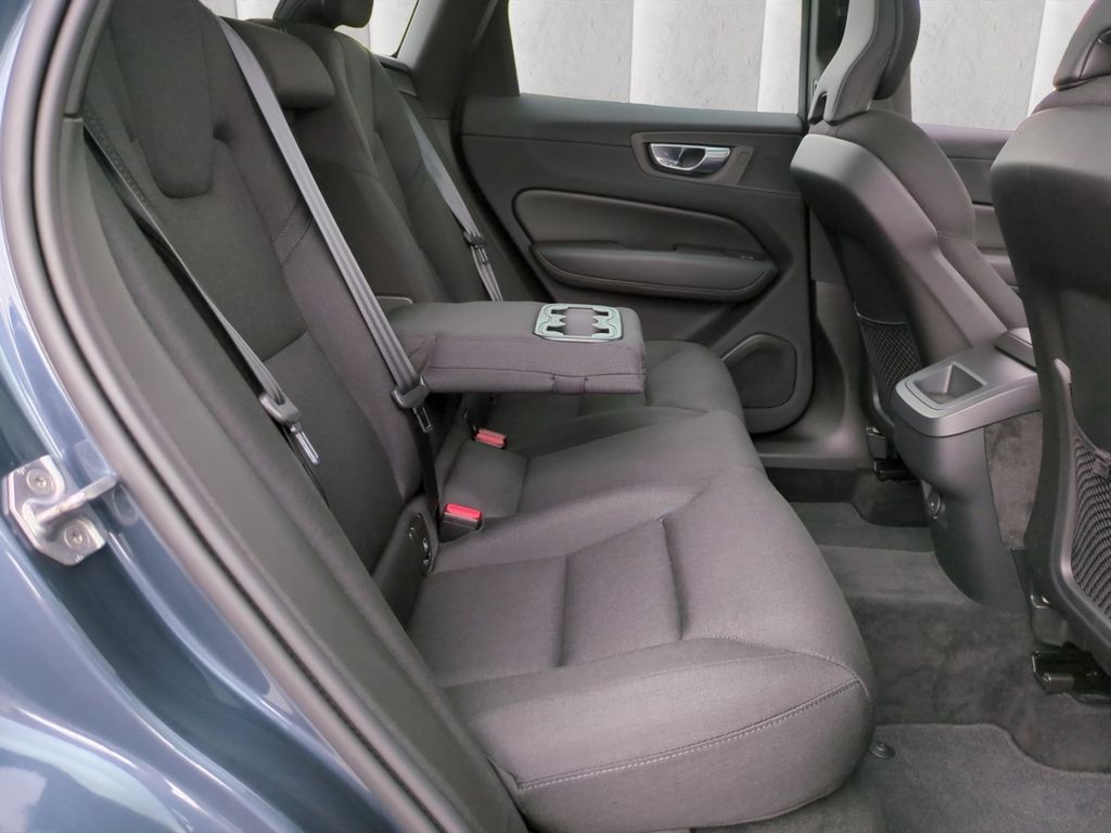 Volvo XC60 B4 2WD Geartronic Momentum Pro