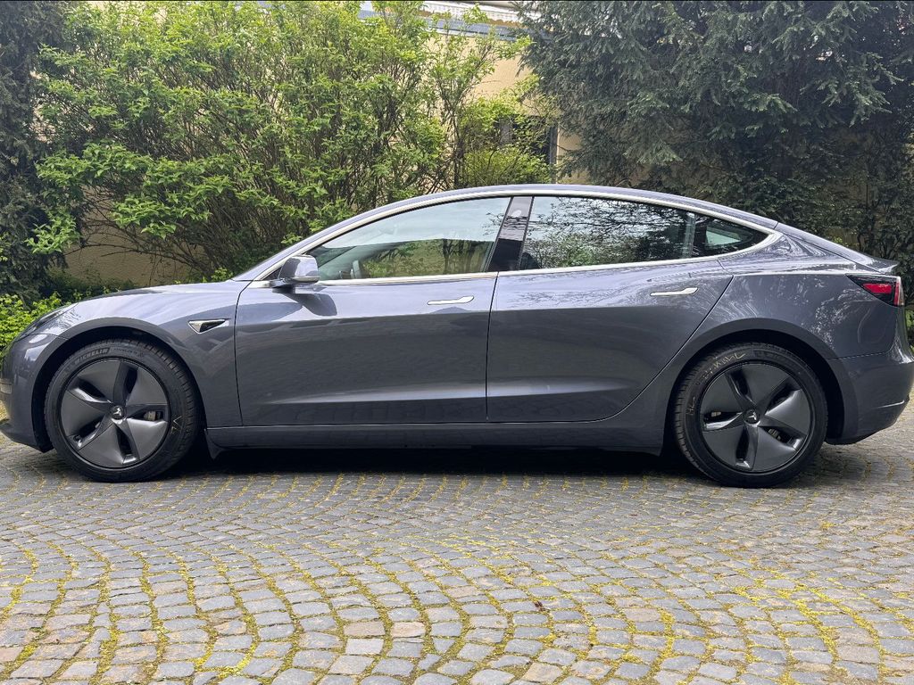 Tesla Model 3 Long Range Dual AWD