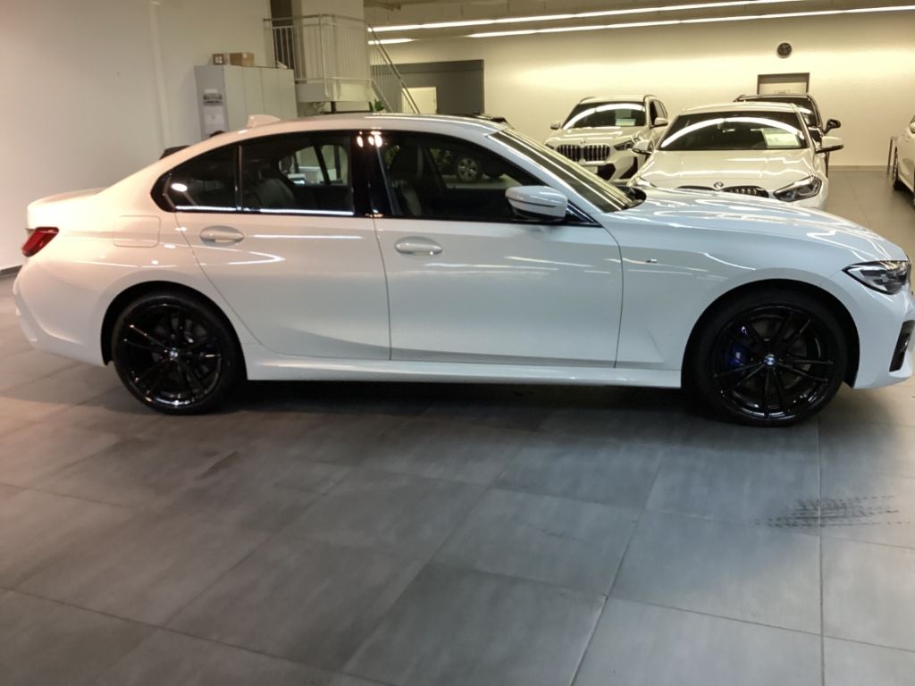 BMW 330e M-Sport