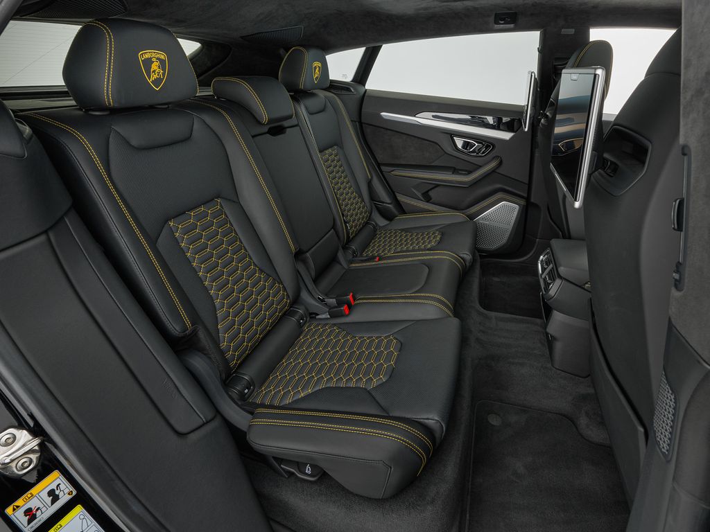 Lamborghini Urus Black