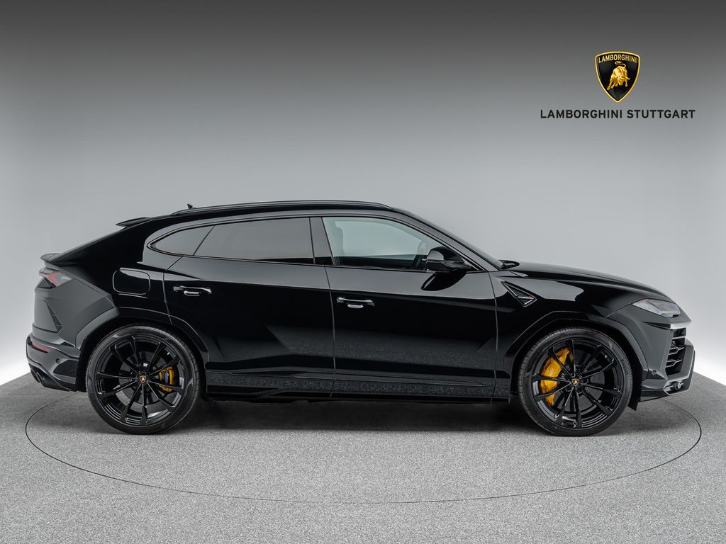 Lamborghini Urus Black