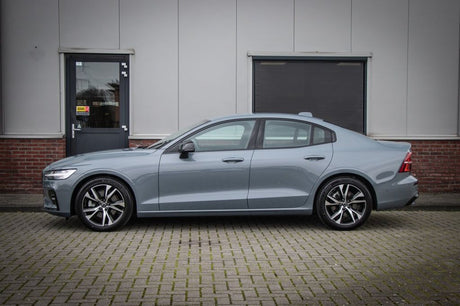 Volvo S60 Plus Dark B4