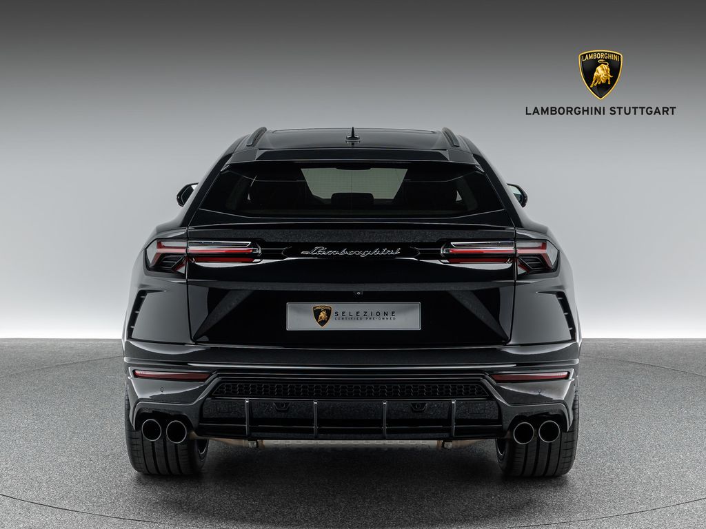 Lamborghini Urus Black