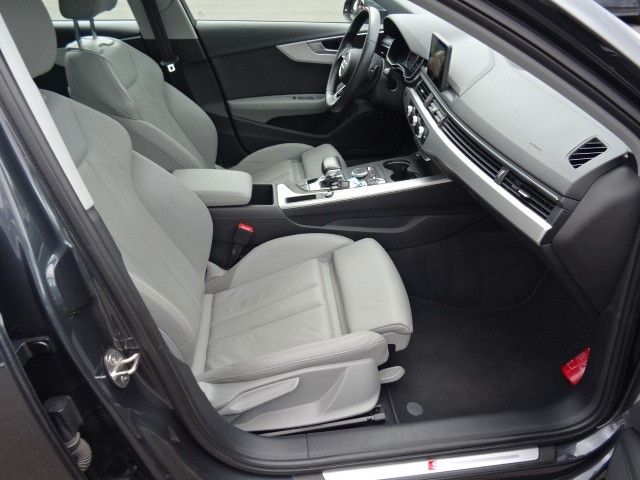 Audi A4 2.0 TDI S-line