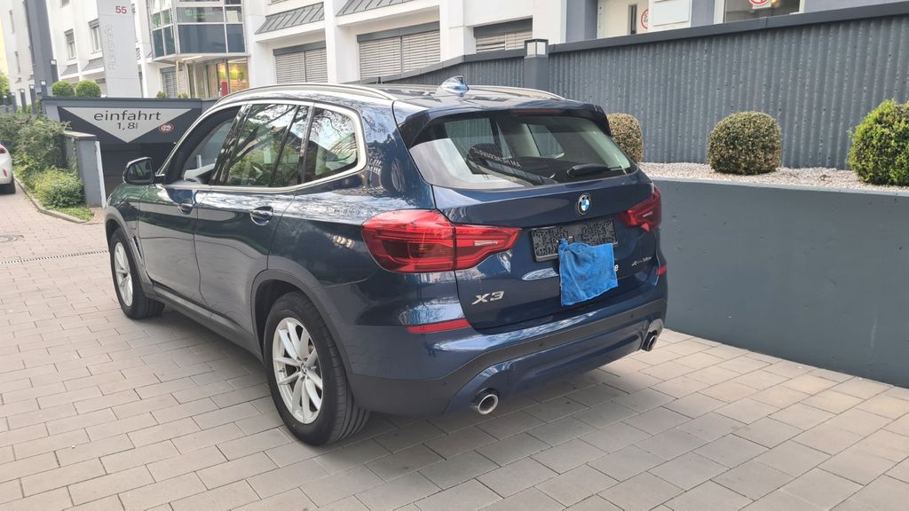 BMW X3 xDrive 30e Advantage