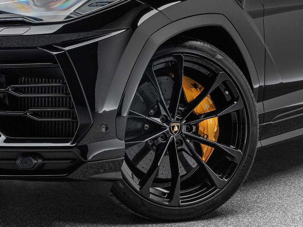 Lamborghini Urus Black