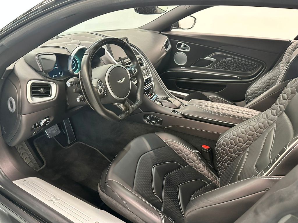 Aston Martin DBS Superleggera Coupé