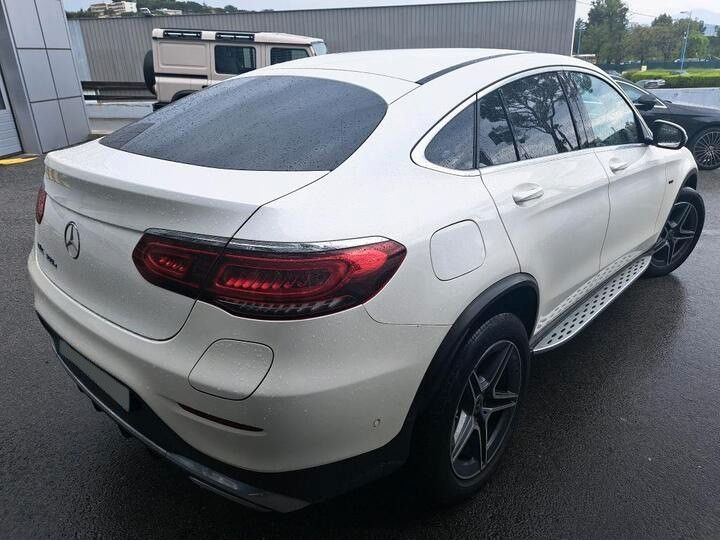 Mercedes-Benz GLC 300e Coupe AMG