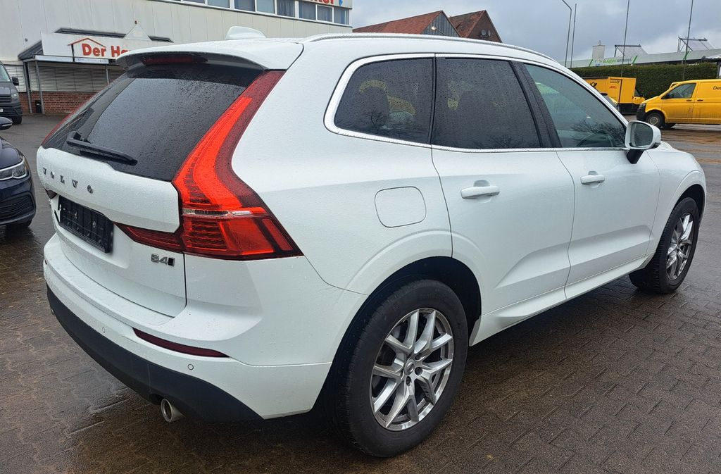 Volvo XC60 Momentum Pro