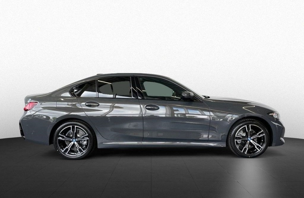 BMW 330e xDrive M-Sport