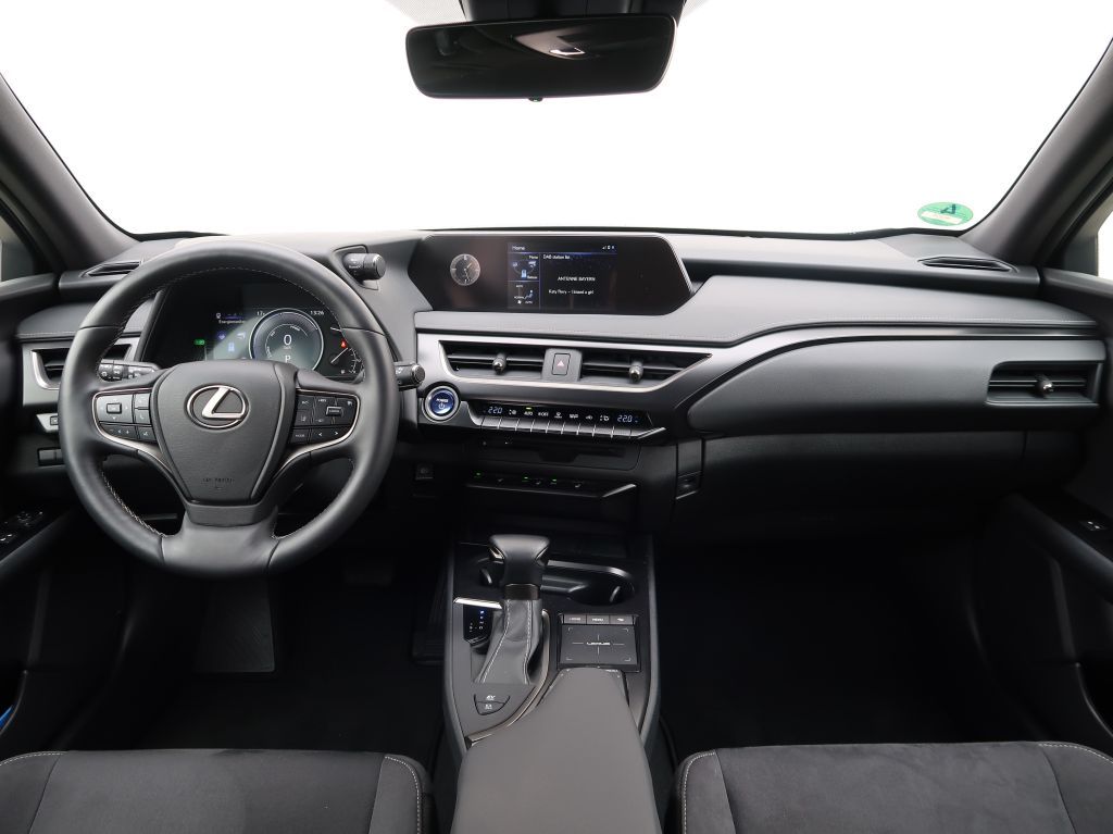 Lexus UX 250h Style