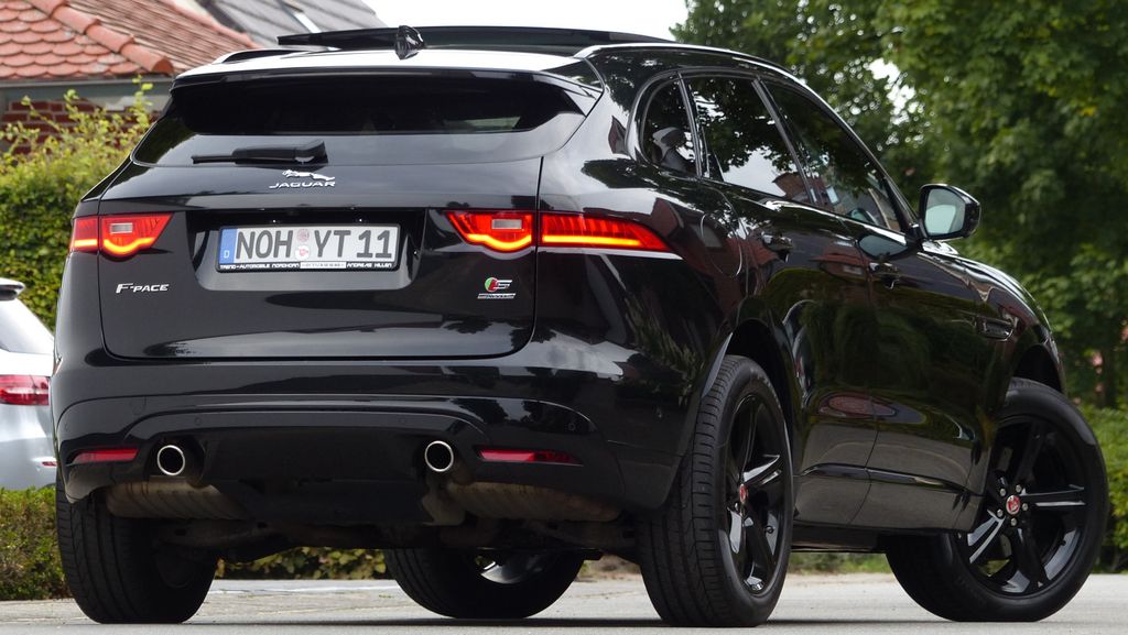 Jaguar F-Pace S