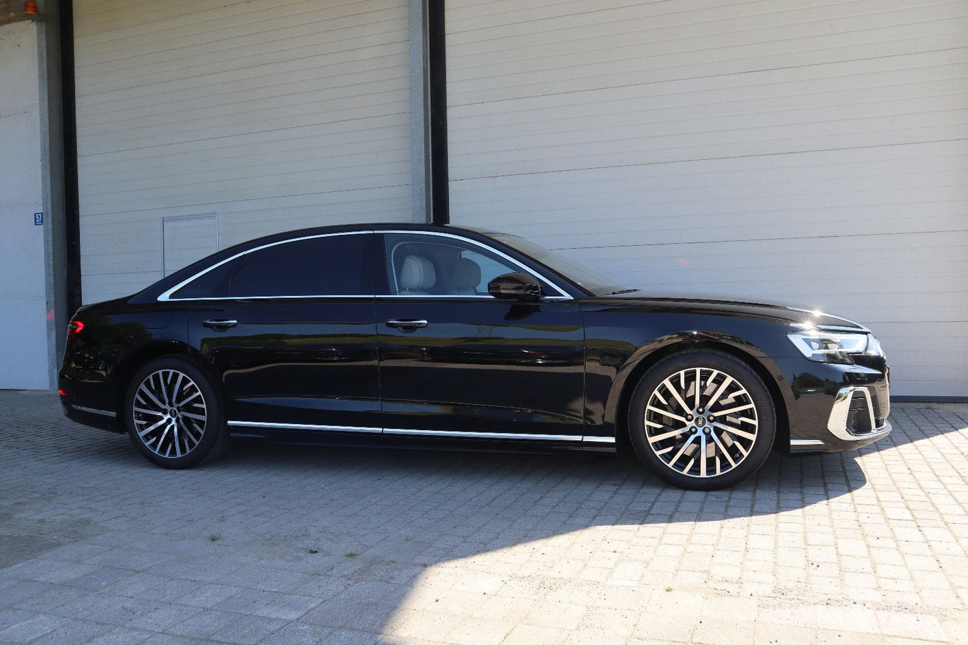 Audi A8 60 TFSI q lang exclusive