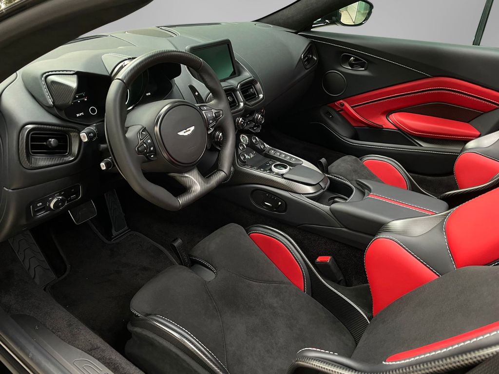 Aston Martin V12 Vantage Roadster