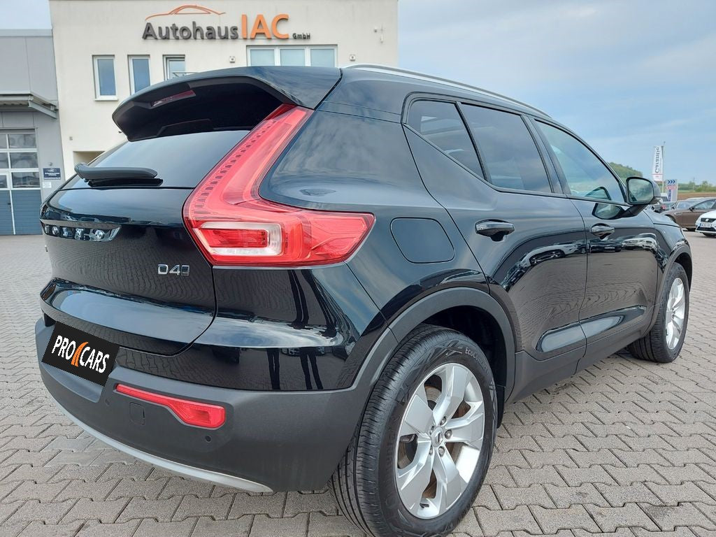 Volvo XC40 Momentum Pro AWD