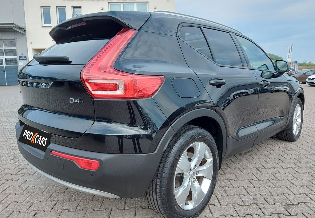 Volvo XC40 Momentum Pro AWD AUTO