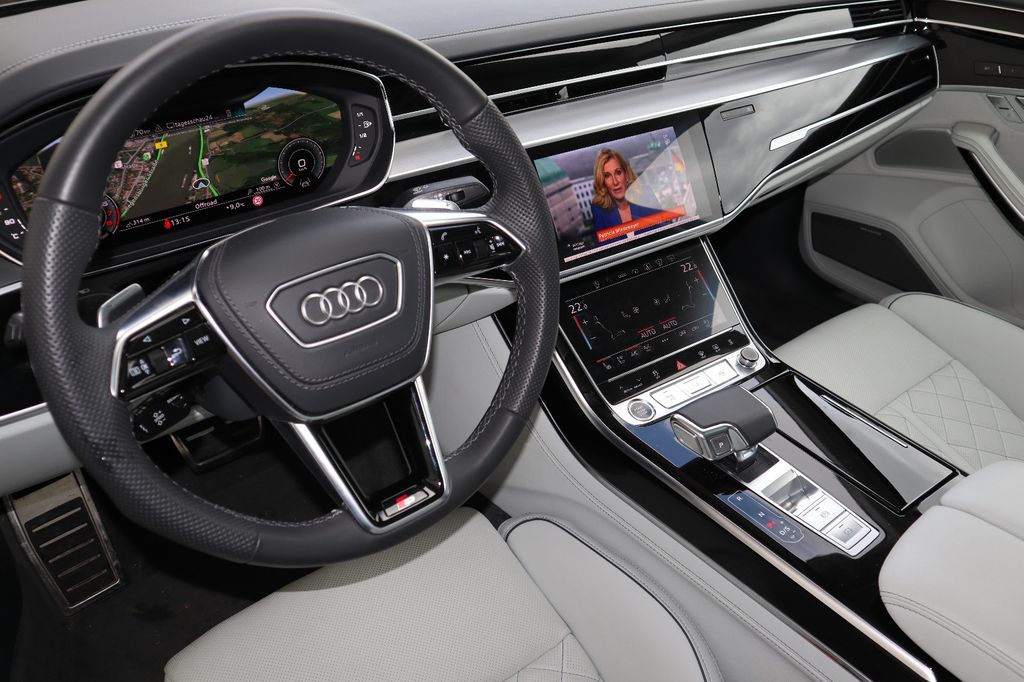 Audi A8L 60 TFSI V8 Exclusive S-line