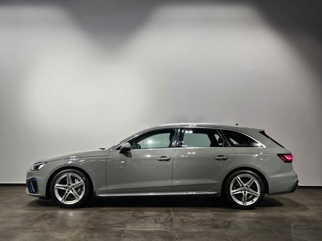 Audi A4 40 TDI Quattro S-Line Matrix