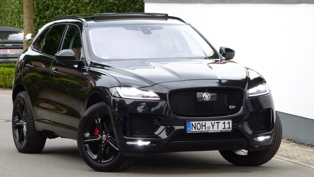 Jaguar F-Pace S