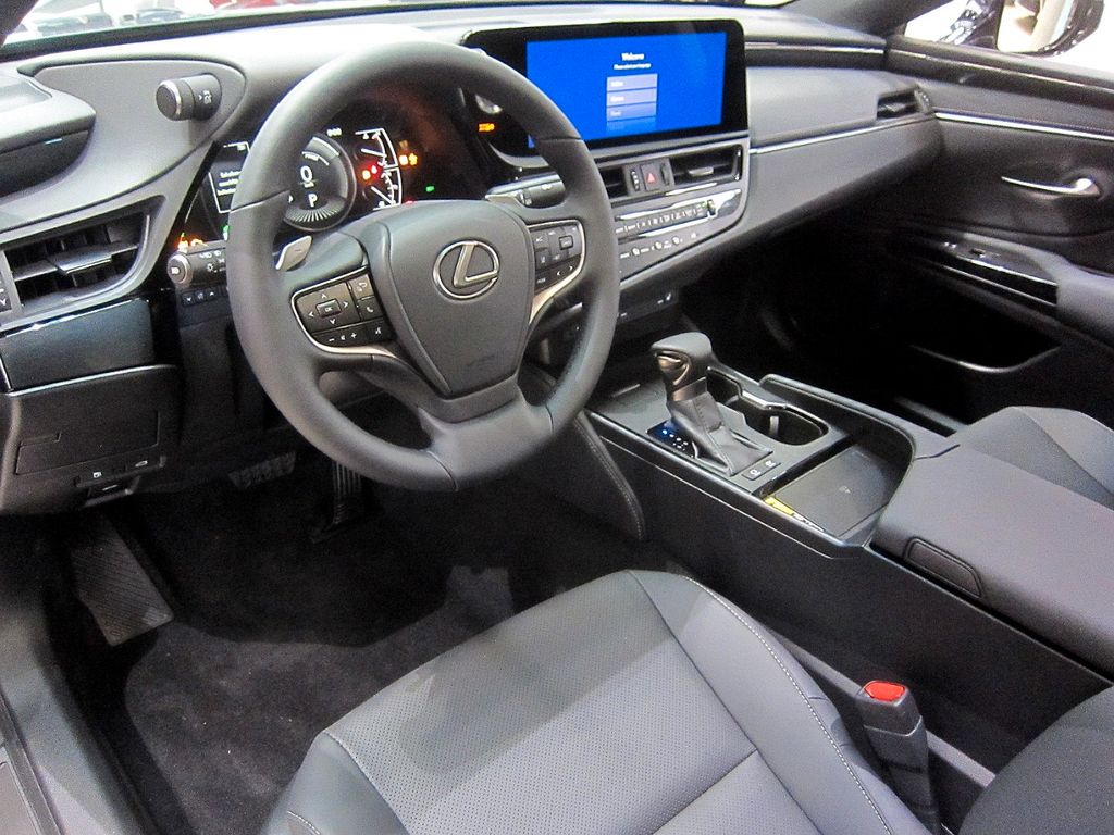 Lexus ES 300h Business Line