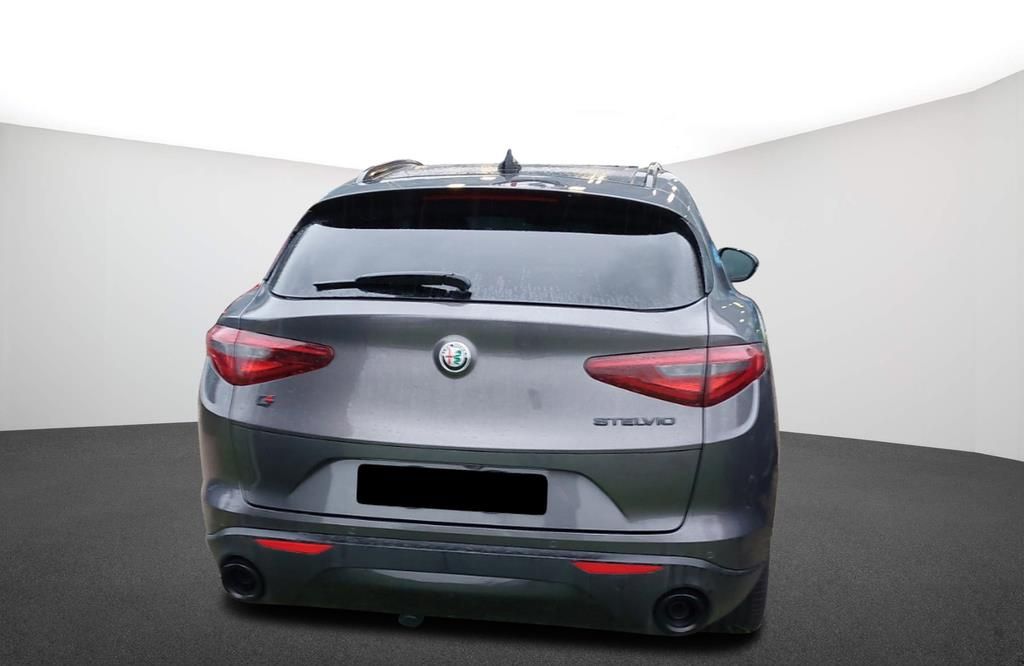 Alfa Romeo Stelvio 2.2