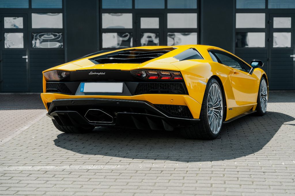 Lamborghini Aventador Coupé S