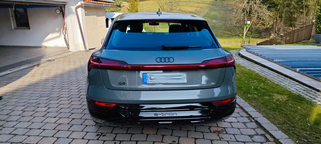 Audi Q8 e-tron 50 Quattro Advanced