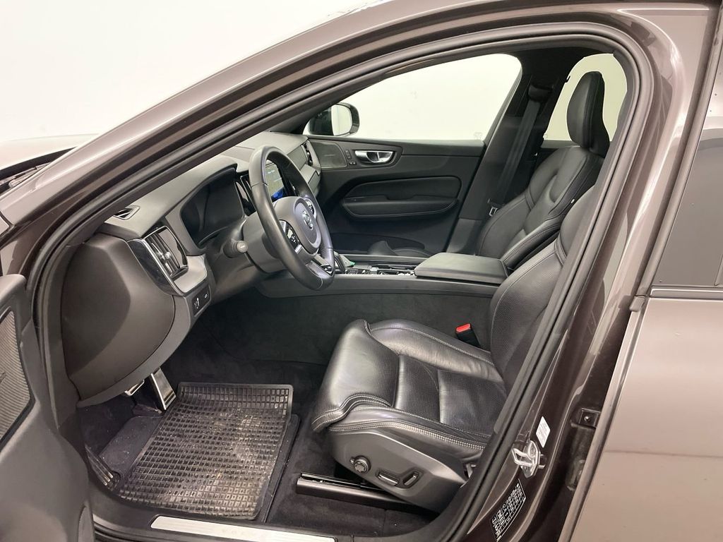 Volvo XC60 B4